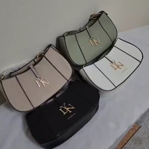 LYN ACCS กระเป๋าสะพายข้างทรงพอช HOBO เเบบใหม่ มี 2 สาย คล้องไหล่เเละสะพายข้าง