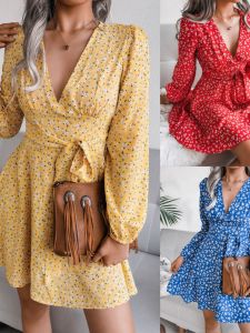 ชุดเดรสคอวีแขนยาวลายดอกไม้ กระโปรงทรงเอ ผ้าโพลีเอสเตอร์ ชุดเดรสผู้หญิง ช่วงฤดูใบไม้ผลิ 2023 ชุดเดรสยาวปานกลาง