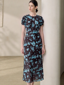 Roey s house | Flattering Waist Design Linen Dress with Puff Sleeves