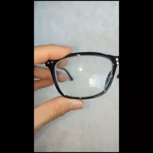 Kacamata Khusus Mata Minus: Frame Kotak & Lensa Bening