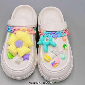 Crocs Jibbilz ขนมตกแต่งรองเท้ามีเสน่ห์สีฝ้าดอกไม้ประดับตกแต่งโซ่รองเท้า3D บอลลูนรองเท้าสุนัขหัวเข็มขัดสำหรับ Crocs