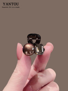 Acrylic Pearl Princess Hair Claw Clip Shininess Small Fringe Forehead Clip Hair Ornament Trendy Celebrity Style Korean Design