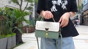 New Fashion ladies shoulder bag trendy hundred with embroidery line small square bag Commute leather Messenger Bag