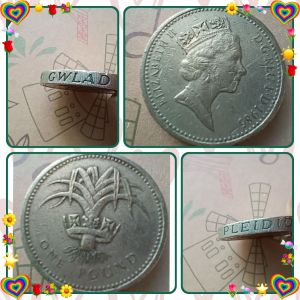 100% Authentic 1985 UK lElizabeth II one Pound old coin good condition *Actual photo taken not from library photos *Cataloges #0247 Country: United Kingdom Period: Queen Elizabeth II 1982 - 2022 Ruler: Elizabeth II Currency: Pound sterling