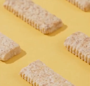 现货MY 老杨-咸蛋黄方块酥饼干 120克 浓郁咸香 酥脆不腻 休闲下午茶点心 T.K FOOD-Salted Egg Yolk Cubic Pastry Biscuit 120G