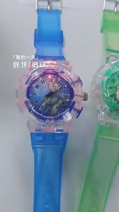 นาฬิกาข้อมือเด็กการ์ตูนน่ารักสีสันสดใสแฟลชไลท์กลิตเตอร์ เด็กซิลิโคนนาฬิกาควอตซ์เจ้าหญิง Aisha อิเล็กทรอนิกส์การ์ตูนนาฬิกาเรืองแสงนาฬิกาผู้ชายแฟลชนาฬิกาเด็กผู้หญิงของขวัญ