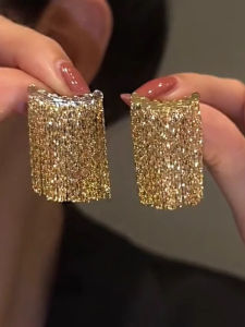 ต่างหูคล้องยาวสไตล์หรูหรา ต่างหูแบบห่วงทรงกลมสำหรับผู้หญิง แฟชั่นฤดูใบไม้ผลิ 2025 เครื่องประดับหูที่ทันสมัยและหลากหลาย