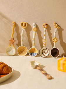 Thìa Gốm Dài Tay Cầm Màu Tráng Men Dưới Lớp Màu Sắc Dễ Thương Cho Phụ Nữ Dùng Để Ăn Cơm Và Ăn Tráng Miệng Thìa Dùng Để Ăn Bún