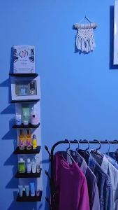 MANDA Wall Shelf & Hanging Display Rack: A Comprehensive Guide