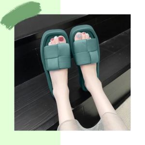 Tsion  สินค้าแนะนำ รองเท้าแฟชั่นผญ สายชอบเสริมส้นต้องไม่พลาดงานพรีเมียมแบบรุ่นนี้ ตกแต่งสายคาดมาให้แบบลูกคุณสุด แมทช์เข้าได้กับหลายลุค สต็อกแน่นพร้อมส่งมากน้าา