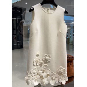 Elegant Sleeveless Floral Lace Dress