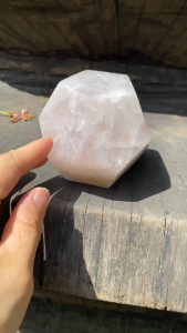 Quả Cầu Đá Thạch Anh 12 Mặt Đa Năng - Trang Trí & Phong Thủy Hiệu Quả - QC1407