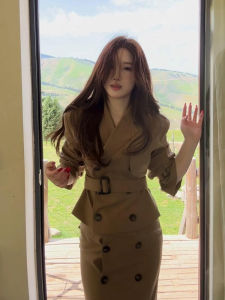 Áo Khoác Gió Kiểu Pháp Thanh Lịch SYJ Bộ Váy Midi Cạp Cao Cho Phụ Nữ Ngoại Cỡ Mùa Thu Đầu Tiên Cảm Giác Cao Cấp