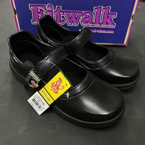 FITWALK รองเท้านักเรียนผู้หญิงสีดำ