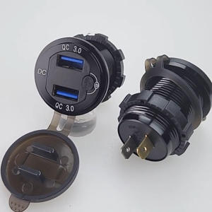 อลูมิเนียมอัลลอยด์ PDQC USB ชาร์จเร็ว มอเตอร์ไซค์ รถยนต์ รถครอบครัว เรือยอชท์ โวลต์มิเตอร์ดัดแปลงพร้อมสวิตช์ จอแสดงผลดิจิตอลกันน้ำ USB คู่ เครื่องชาร์จดัดแปลงรถยนต์ Apple vivox Xiaomi Huawei เครื่องชาร์จ