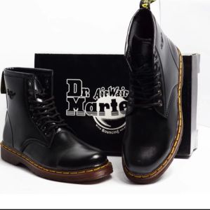 Sepatu docmart 8holl pria dr.martens free box