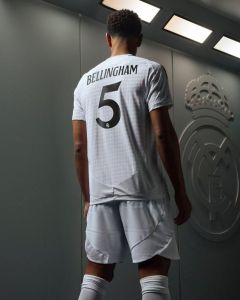 Player Edition 24-25 Real Madrid Home T-Shirt Top No. 5 Bellingham In Chữ Ký tay ngắn bóng đá Jersey trận đấu thể thao Quần Áo Người hâm mộ Bộ Sưu Tập Quà Tặng