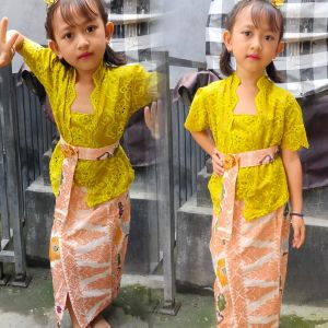 Avril collection16 kebaya anak anak katun bordir Embroidery