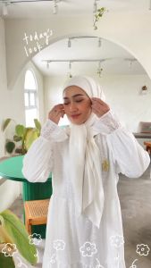 Koyu Hijab Segitiga Iner Meira Cepol Praktis