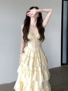 Sweet V-neck Fairy Long Dress Womens Summer New Style Gentle Breeze Beach Vacation Style Strapless Dress Fashionable Slim Fit