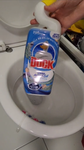 Duck Deep Action Gel Toilet Cleaner 750ml (Ocean Scent Pine Forest Marine Wave) L2