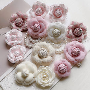 High-End Pink Camellia Brooch Pin Retro Small Fragrance Style 3D Flower Design Unique Accessory for Women Fashion Jewelry