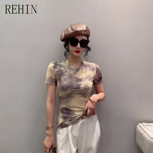 REHIN เสื้อตาข่ายฤดูร้อนแฟชั่นใหม่ของผู้หญิงเสื้อยืดแขนสั้นพิมพ์ลายการออกแบบลวดลายที่ไม่ซ้ำใครเสื้อยืดคอกลมบาง S-3XL เสื้อตามเทรนด์ที่สง่างาม