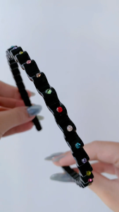 Băng đô bản gợn sóng đính hạt đá nhiều màu phong cách nổi bật Hàn Quốc Modleaf Cosmo Gems Headband