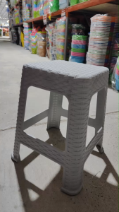 เก้าอี้พลาสติก เก้าอี้สตู ขนาด สูง 45 ซม. กว้าง 38 ซม. มีให้เลือก 5 สี ลายหวาย สวยงามทันสมัย เก้าอี้พลาสติกแบบหนา พลาสติกหนา แข็งแรง ไม่แตกหักง่าย