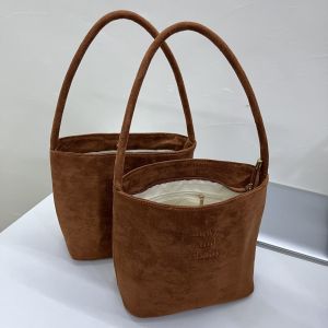New Arrival Velvet Shoulder Bag This Year Popular 2023 Maillard Color Fashion Tote Bag Satchel Bucket Bag for Women