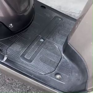 2553. สเปรย์พรีเมี่ยม เคลือบพลาสติก เคลือบสีรถ เคลือบยางดำ เคลือบเบาะคอนโซล R PRO WAX 450 ml