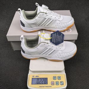 Professional Badminton Tennis Shoes Men Women Anti-slip Wear-resistant Shock-absorption Knob Buckle Sports Shoes Breathable