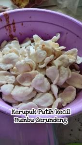 Kerupuk Putih Kecil Bumbu Serundeng asli Cirebon Murah / Krupuk Bundar Lingkaran Kecil Mini dibuat dengan pasir / Makanan khas Daerah Enak Lezat