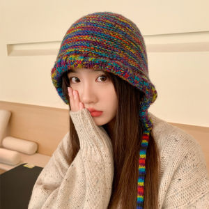 Topi Bonnet เครื่องป้องกันหูฤดูหนาวสำหรับผู้หญิงผ้าวูลนิ่มลายถักหมวกให้ความอุ่นสีรุ้งลายทางหมวกบีนนี่รูปหัวกะโหลกขี่สกี Feamle