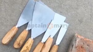 Practical And Durable Putty Knife Spatula Solid Wood Handle Stainless Steel Material For Paint Wall Scrapper