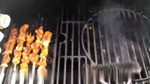 Cây cọ thép chà rửa vệ sinh vỉ nướng BBQ có tay cầm dài tiện dụng-NIEVE