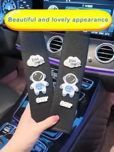 2PCS รถสายรัดเข็มขัดนิรภัยสากล ชุดฝาครอบแผ่นรองไหล่ผ้าไหมน้ำแข็งระบายอากาศและนุ่มสำหรับเด็กและเด็ก เบาะรองเข็มขัดนิรภัยที่สะดวกสบายมากขึ้นช่วยปกป้องคอและไหล่ของคุณสำหรับรถยนต์รถบรรทุก SUV เครื่องบิน