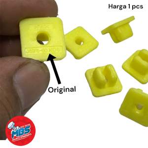 Klip clip kancing plastik dudukan baut stelan lampu mobil origial