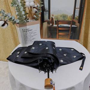 Gậy Chống Nắng Ba Gập Hình Hoa Cúc Màu Đen Đơn Giản Thanh Lịch Cầm Tay Bằng Gỗ Chất Lượng Cao Chống Mưa Chống Nắng Chống Thấm Nước Chống Thấm Hơi Nước