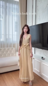 NOOZZSHOP 6911363 แม็กซี่เดรสยาวผ้าพลีทชีฟอง ดีเทลดอกไม้ที่เอว