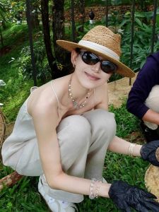 BILLI ZILLY | หมวกไหมพรมทรงกลมสไตล์ฝรั่งเศสสำหรับผู้หญิงในช่วงฤดูร้อน หมวกกันแดดชายหาดแบบโปร่งแสง หมวกทรงกลมสไตล์เก่า หมวกปีกกว้างสำหรับการเดินทาง