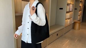 Tote Bag Korean Simple Retro Hollow Knit Bag Woman Shoulder Bag Fashion Shopping Bag Knitted Woolen