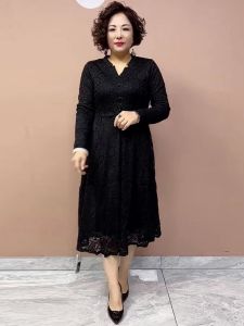Elegant Black Long Sleeve V-Neck Lace Dress Slimming Large Size Autumn Fashion for Mommy Commute Style Single Piece