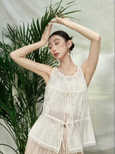 SUSHE | Romantic Floral Lace See-Through Sleeveless Layered Blouse