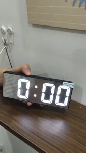 Đồng Hồ LED Trang Trí Bàn Báo Thức Mặt Kính Gương Sang Trọng Dùng Pin Hoặc Sạc Đều Được Decor Bàn Học Phòng Làm Việc