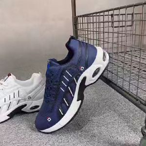 Sepatu Pria Sneakers//Fashion Import Bahan Lentur Size-39-44-Bisa Cod