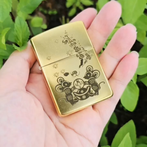 Bật Lửa Zippo Vàng Đồng 12 Con Giáp Ruột Vàng Đời A-24 ( Tặng Đá Bấc ) Fullbox Hột Quẹt Xăng Đá Zippo