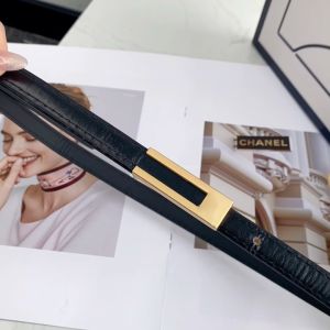 PU Belt Simple Classic Vintage thin Belt for Women to Match Dresses and Jeans.