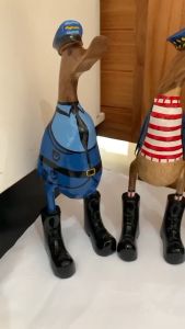 DEKORASI AESHETIC HIASAN PATUNG BEBEK MOTIF POLISI/DEKORASI UNIK