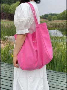 กระเป๋าผ้าแคนวาส ยิ่งมิตร สไตล์ยี่ปุ่นและเกาหลี ความจุดเจ็บปวด แฟชั่น กระเป๋าสะพายผญ แฟชั่น ราคาบริเวณ 1,500 - 3,000 บาท